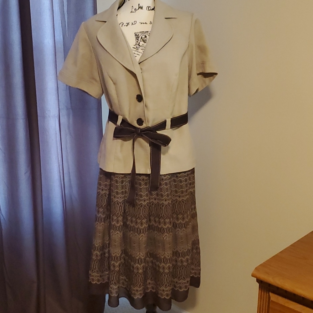 Skirt suit set